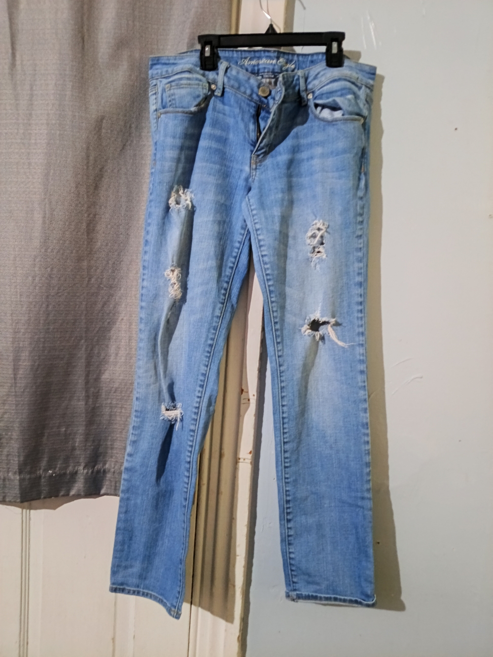American Eagle Outfitters Light Blue Distressed Skinny Jeans